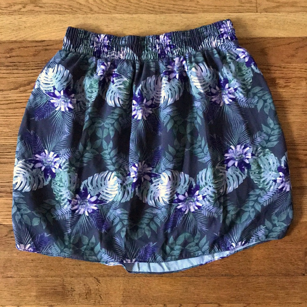 MOSSINO floral skirt w expandable waist size M / L